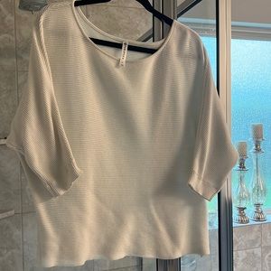 Fabletics 3/4 sleeve length knit shirt